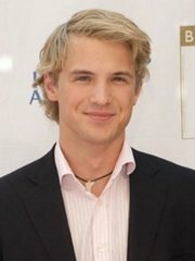 Freddie Stroma