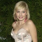 Elisha Cuthbert Photos