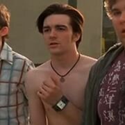 Celebrity cutie Drake Bell stroking his huge cock in hardcore pictures